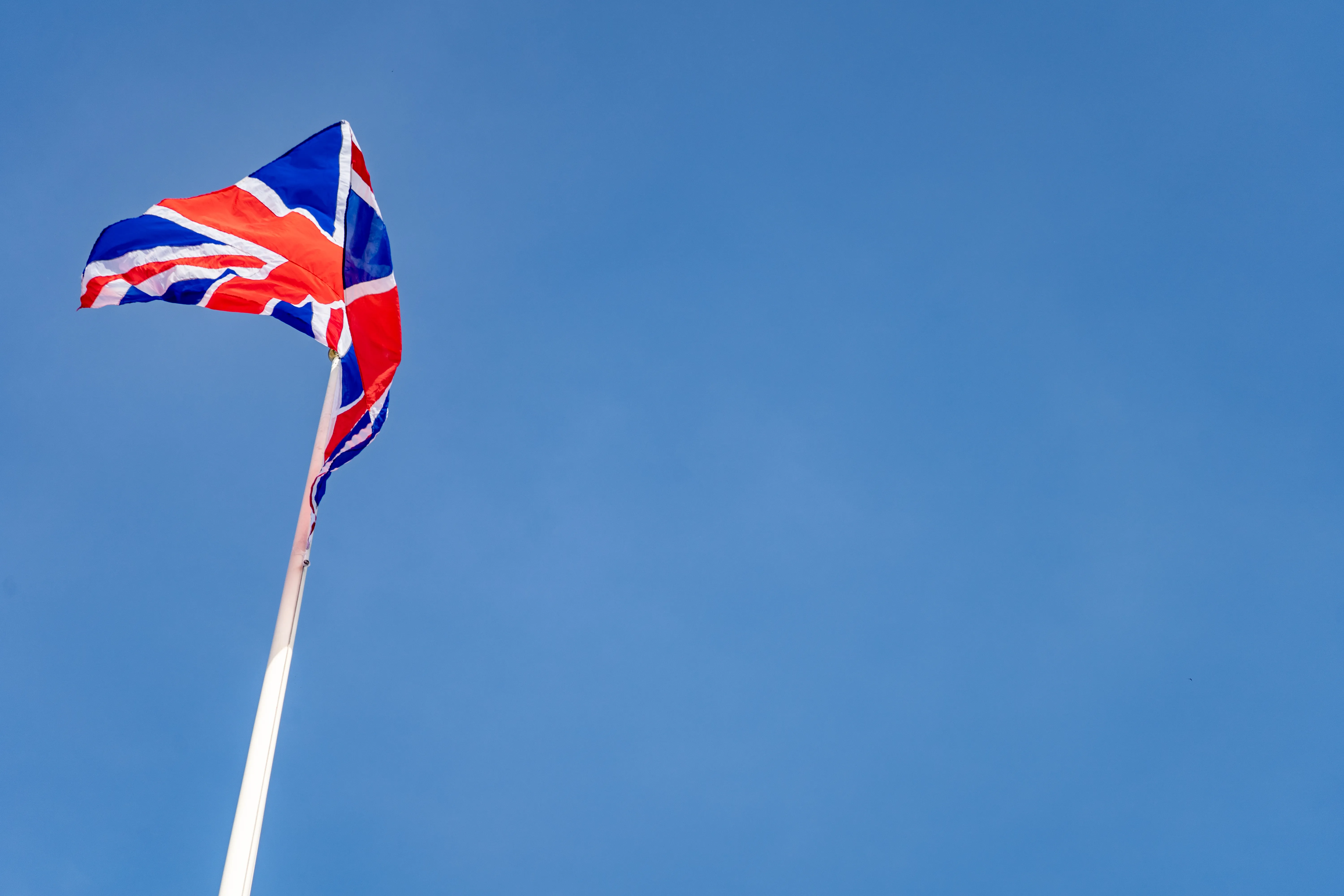 uk-businesses-show-strong-support-for-eu-uk-youth-mobility-visa-scheme